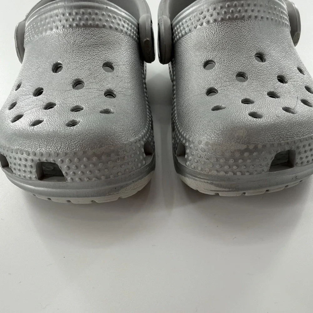 CROCS metallic silver